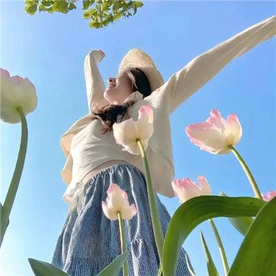 鲜花盛开的村庄